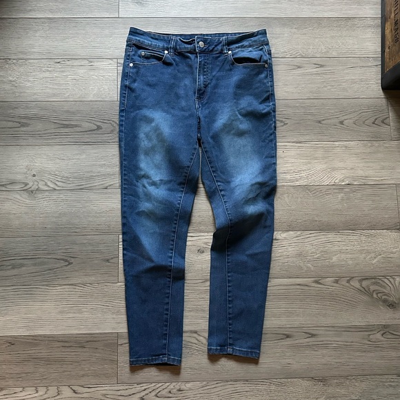 Tahari mid rise skinny jeans - Picture 1 of 5